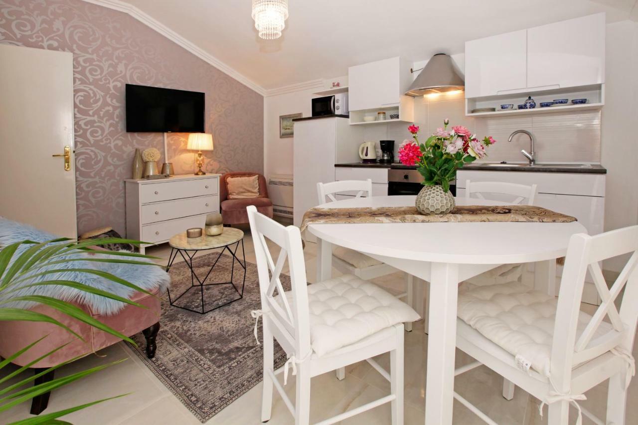Apartment Ambroz Vela Luka Buitenkant foto