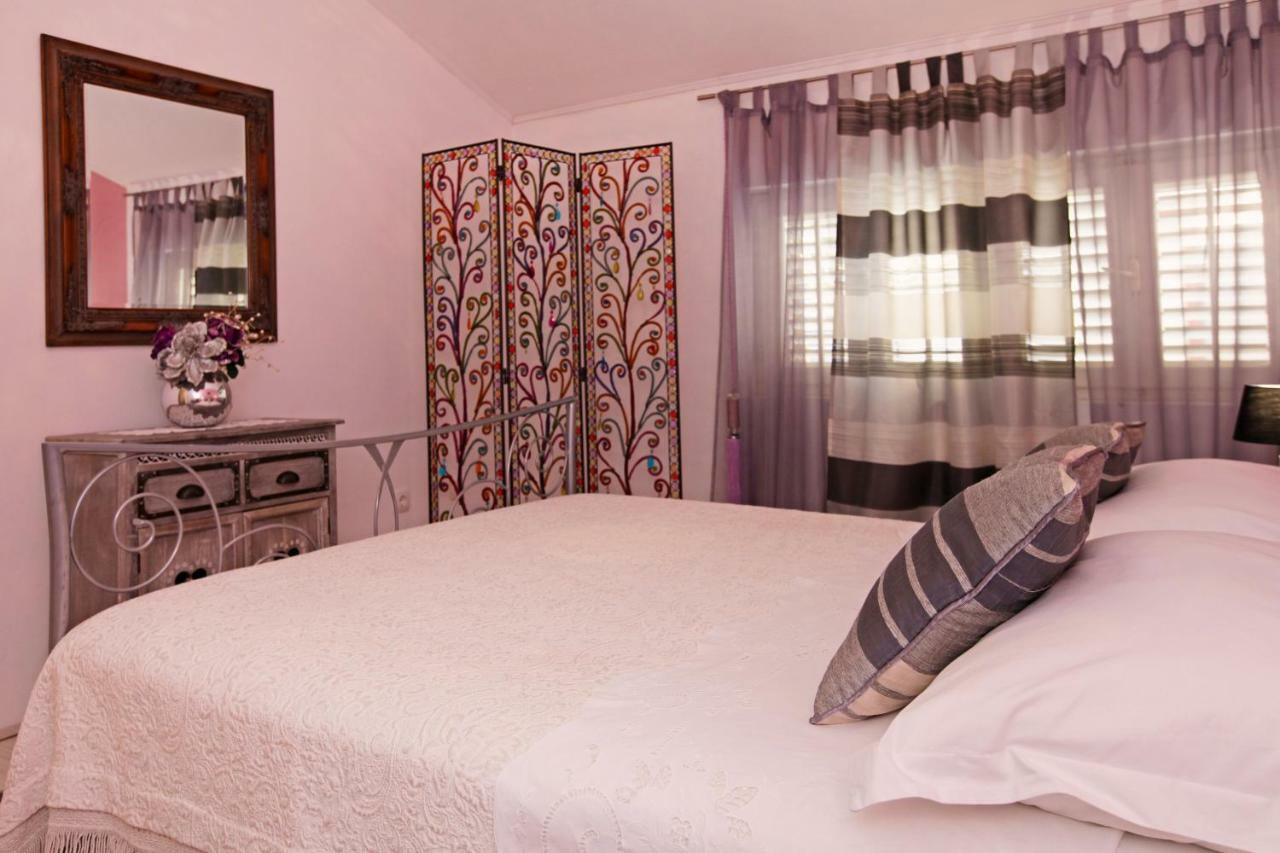 Apartment Ambroz Vela Luka Buitenkant foto