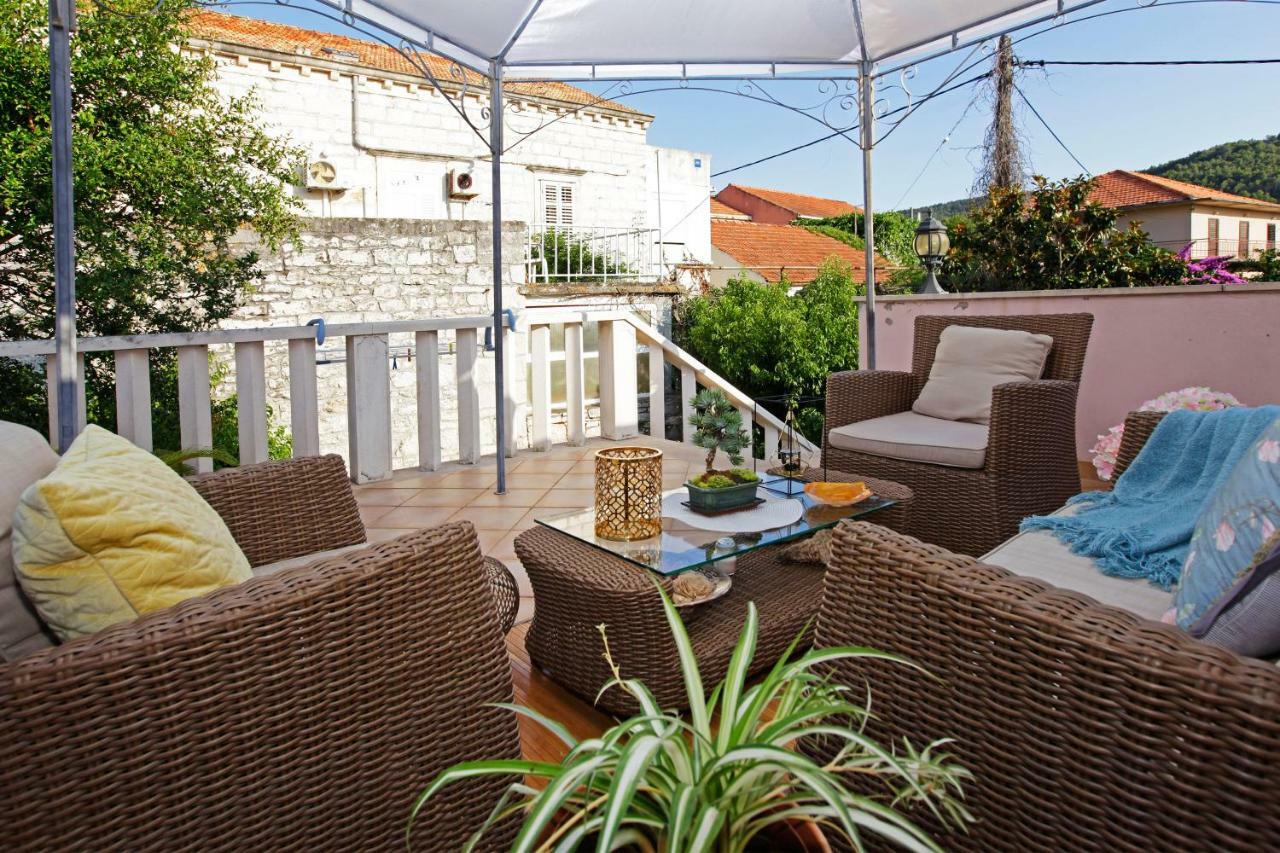 Apartment Ambroz Vela Luka Buitenkant foto
